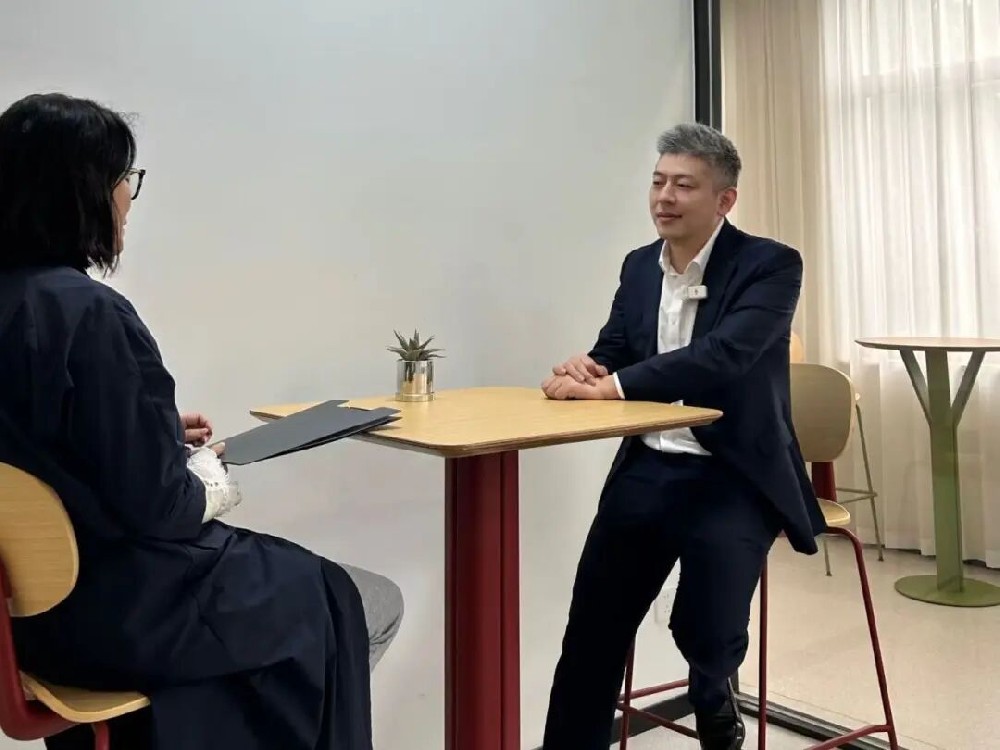 交流互鉴 携手并进——杭州家具商会秘书处一行走访完美体育客服_完美(中国)
家具